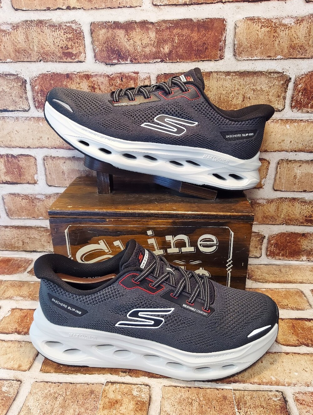 Pre-owned 2025 Skechers Guide step Max Cushion Slip Ins